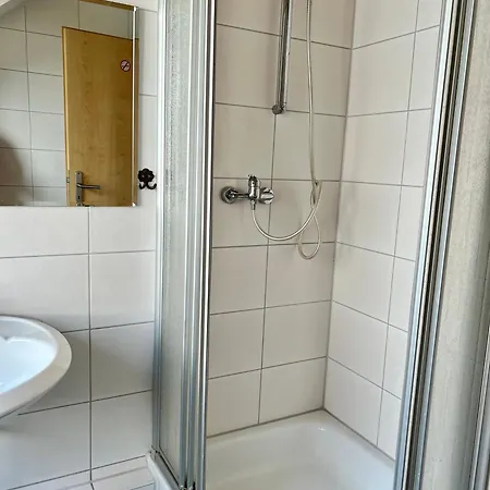 Messe Apartment In Laatzen Mit Kostenlosen Parkplaetz Hannover Buitenkant foto