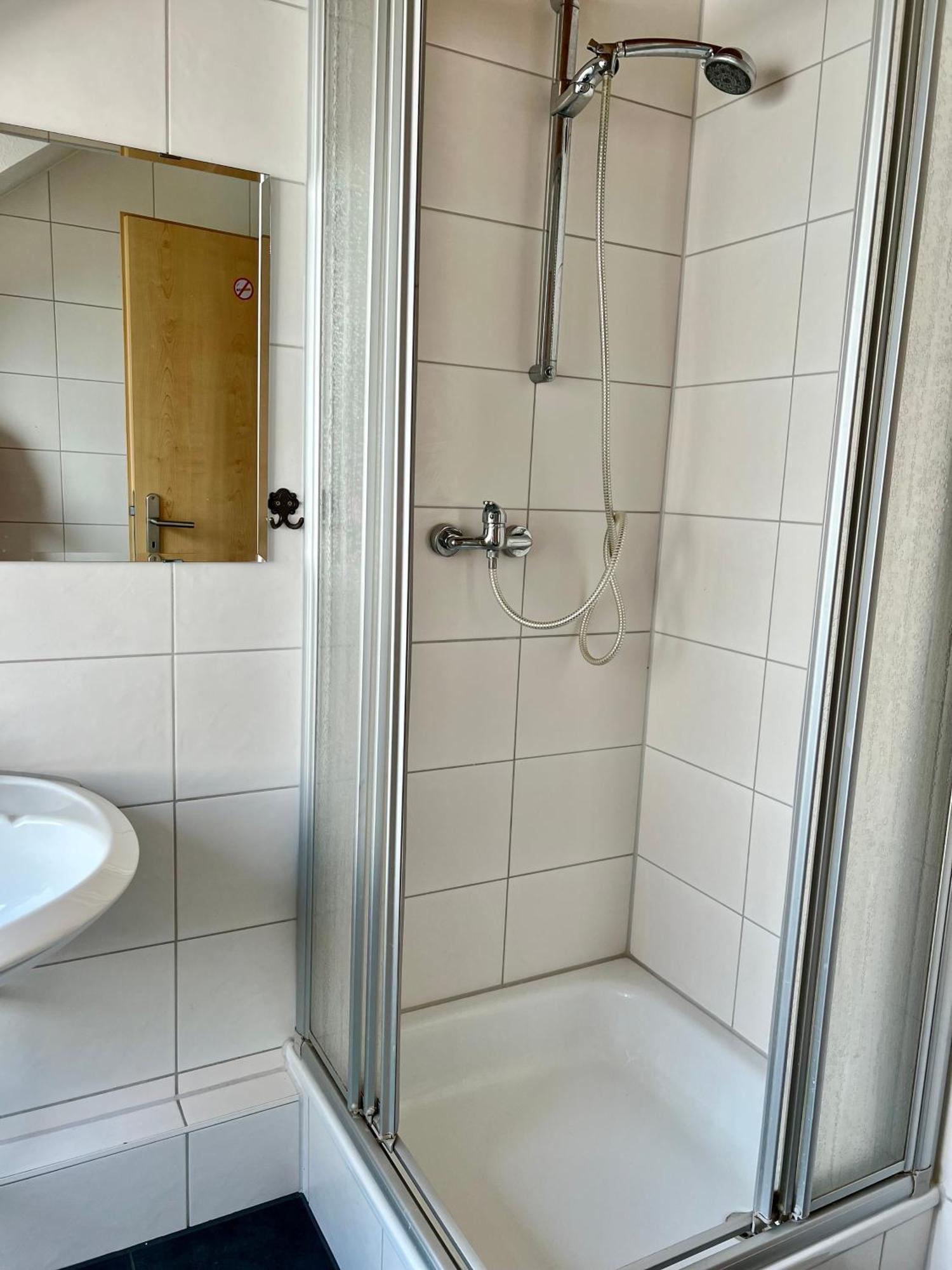 Apartment Messe In Laatzen Mit Kostenlosen Parkplaetz
